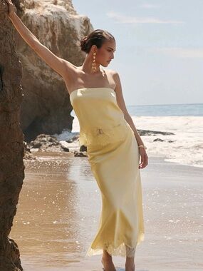YELLOW SATIN LACE MIDI SKIRT SIZE MEDIUM